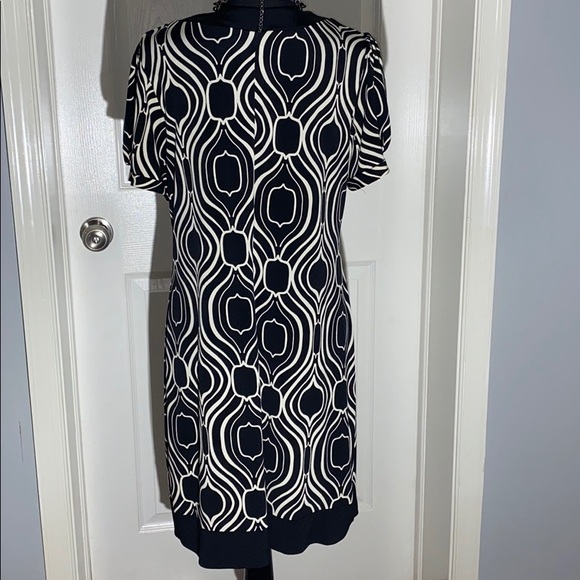 Enfocus Studio Dress - Picture 2 of 5